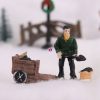 Téli falu kiegészítő férfi lapáttal, fenyővel kétféle választható kivitel